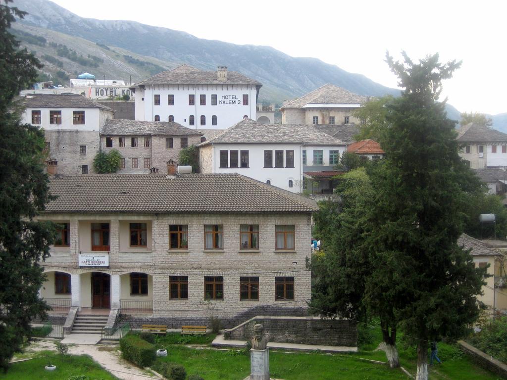 Stone City Hostel Gjirokastër Exteriér fotografie